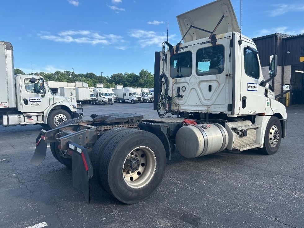 Day Cab Tractor-Heavy Duty Tractors-Freightliner-2019-T12642ST-Montgomery-NY-418,113\n\t\tmiles-$ 35,000 - Image 7