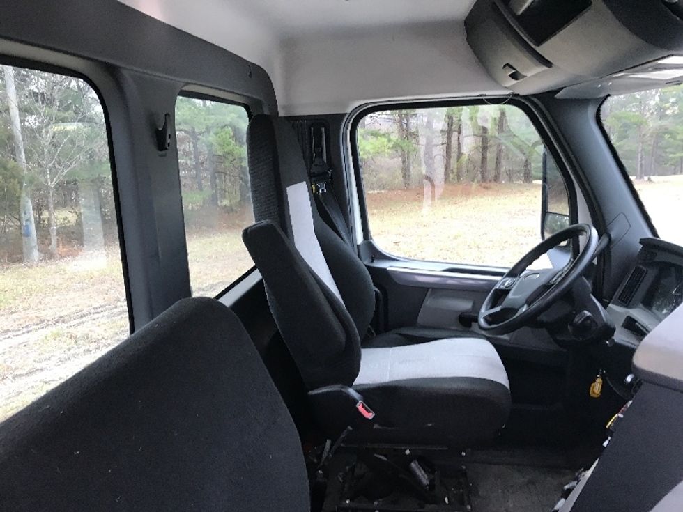 Day Cab Tractor-Heavy Duty Tractors-Freightliner-2019-T12642ST-Morristown-TN-205,253\n\t\tmiles-$ 46,250 - Image 14