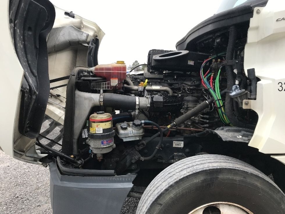 Day Cab Tractor-Heavy Duty Tractors-Freightliner-2019-T12642ST-Morristown-TN-205,253\n\t\tmiles-$ 46,250 - Image 16