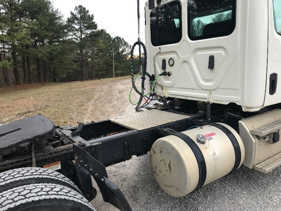 Day Cab Tractor-Heavy Duty Tractors-Freightliner-2019-T12642ST-Morristown-TN-205,253\n\t\tmiles-$ 46,250 - Image 17