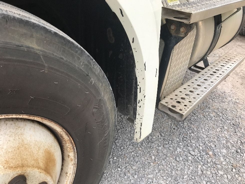 Day Cab Tractor-Heavy Duty Tractors-Freightliner-2019-T12642ST-Morristown-TN-205,253\n\t\tmiles-$ 46,250 - Image 19