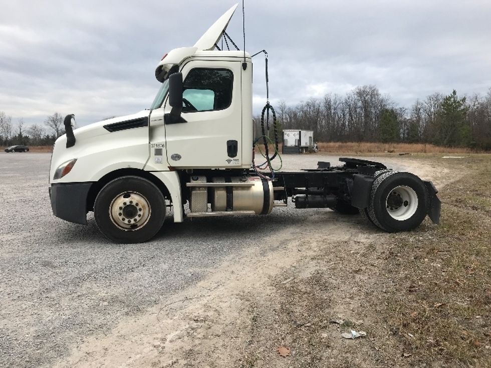 Day Cab Tractor-Heavy Duty Tractors-Freightliner-2019-T12642ST-Morristown-TN-205,253\n\t\tmiles-$ 46,250 - Image 4