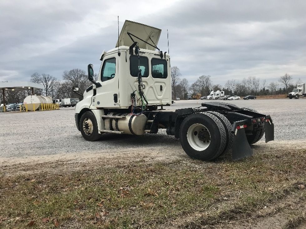 Day Cab Tractor-Heavy Duty Tractors-Freightliner-2019-T12642ST-Morristown-TN-205,253\n\t\tmiles-$ 46,250 - Image 5