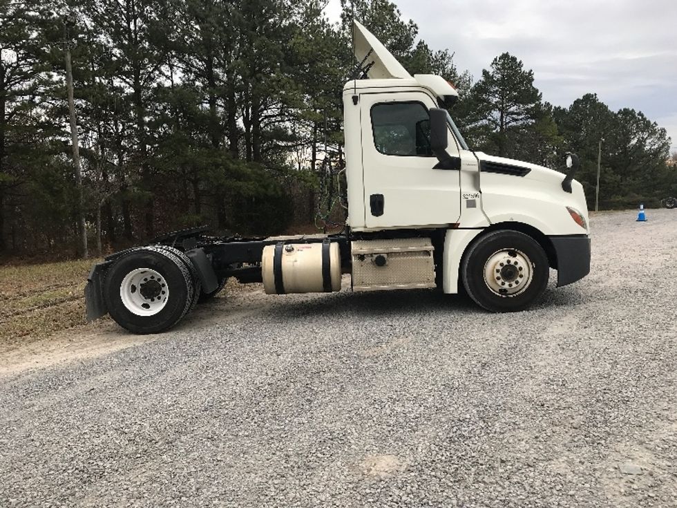 Day Cab Tractor-Heavy Duty Tractors-Freightliner-2019-T12642ST-Morristown-TN-205,253\n\t\tmiles-$ 46,250 - Image 8