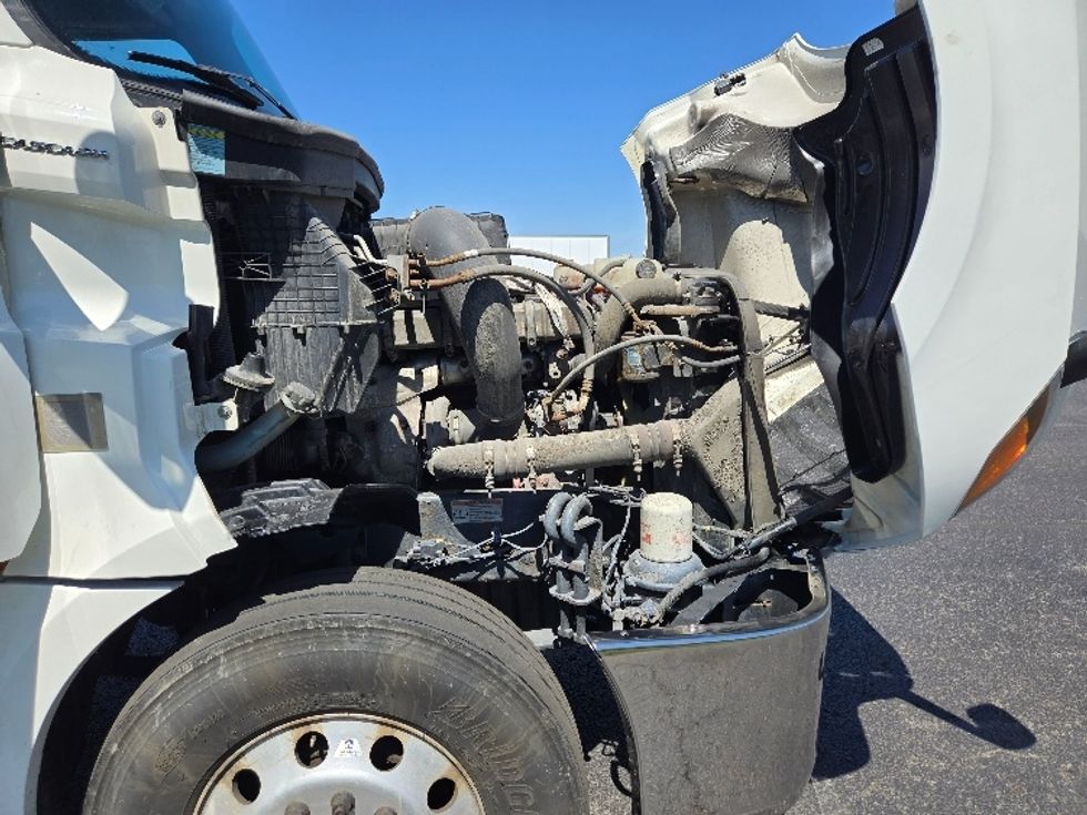 Day Cab Tractor-Heavy Duty Tractors-Freightliner-2019-T12642ST-Mount Pleasant-PA-653,006\n\t\tmiles-$ 22,500 - Image 15