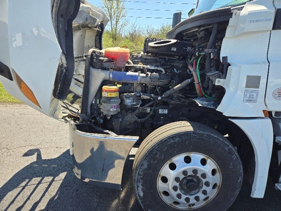 Day Cab Tractor-Heavy Duty Tractors-Freightliner-2019-T12642ST-Mount Pleasant-PA-653,006\n\t\tmiles-$ 22,500 - Image 16