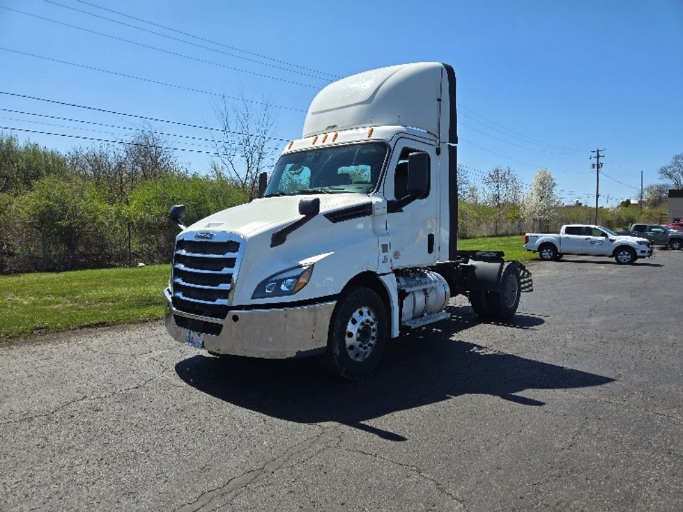 Day Cab Tractor-Heavy Duty Tractors-Freightliner-2019-T12642ST-Mount Pleasant-PA-653,006\n\t\tmiles-$ 22,500 - Image 3