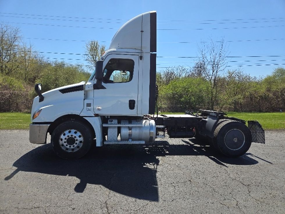 Day Cab Tractor-Heavy Duty Tractors-Freightliner-2019-T12642ST-Mount Pleasant-PA-653,006\n\t\tmiles-$ 22,500 - Image 4