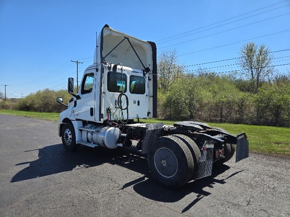 Day Cab Tractor-Heavy Duty Tractors-Freightliner-2019-T12642ST-Mount Pleasant-PA-653,006\n\t\tmiles-$ 22,500 - Image 5