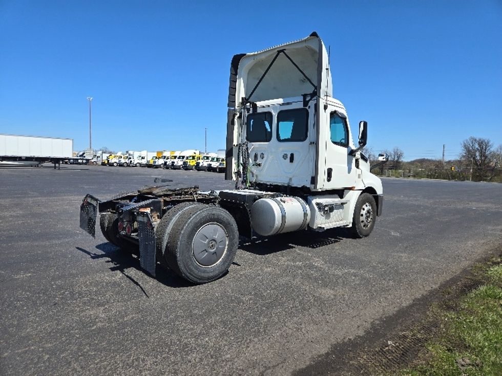 Day Cab Tractor-Heavy Duty Tractors-Freightliner-2019-T12642ST-Mount Pleasant-PA-653,006\n\t\tmiles-$ 22,500 - Image 7