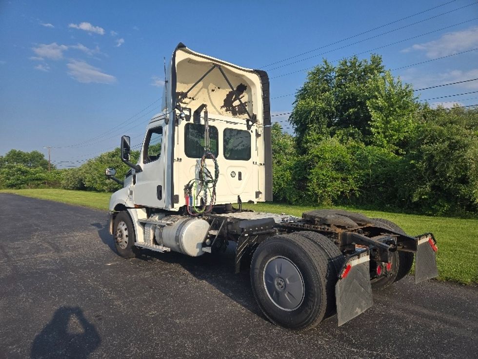 Day Cab Tractor-Heavy Duty Tractors-Freightliner-2019-T12642ST-Mount Pleasant-PA-726,930\n\t\tmiles-$ 22,500 - Image 5
