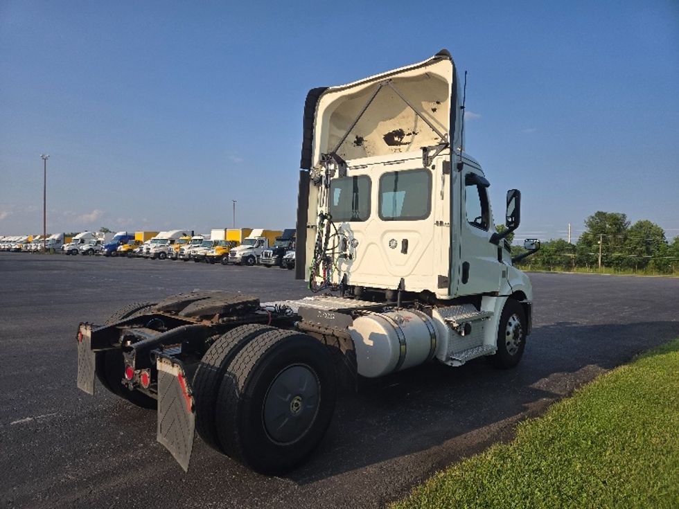Day Cab Tractor-Heavy Duty Tractors-Freightliner-2019-T12642ST-Mount Pleasant-PA-726,930\n\t\tmiles-$ 22,500 - Image 7