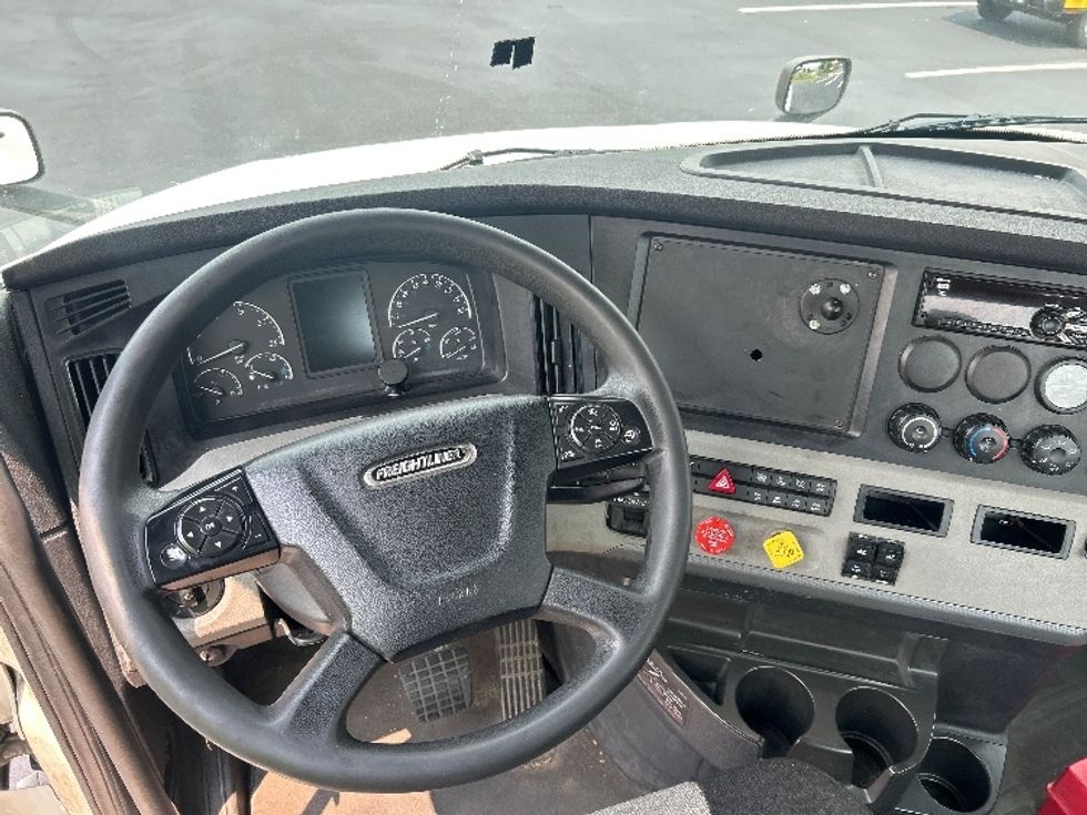 Day Cab Tractor-Heavy Duty Tractors-Freightliner-2019-T12642ST-North Bergen-NJ-478,449\n\t\tmiles-$ 29,250 - Image 11