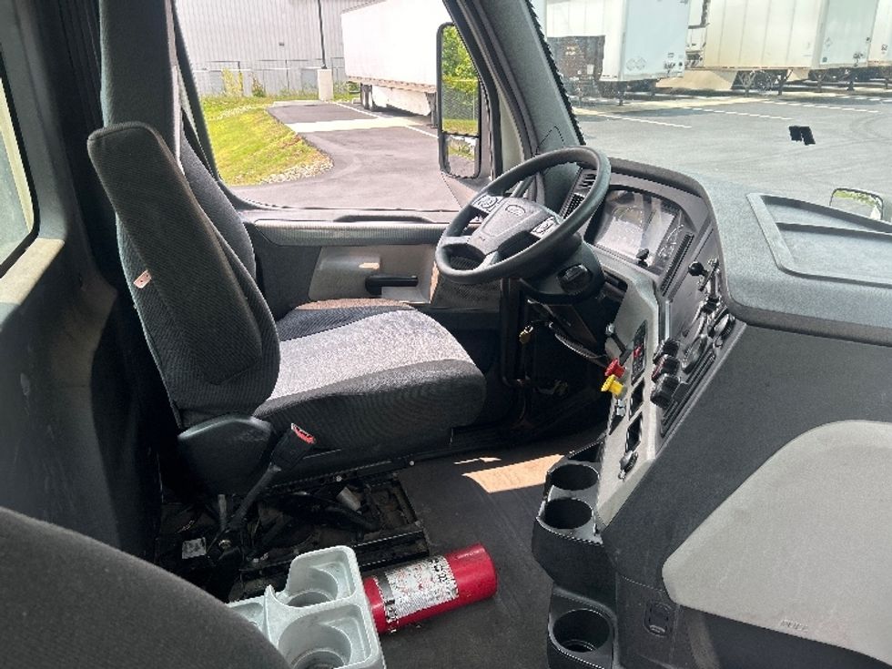 Day Cab Tractor-Heavy Duty Tractors-Freightliner-2019-T12642ST-North Bergen-NJ-478,449\n\t\tmiles-$ 29,250 - Image 14