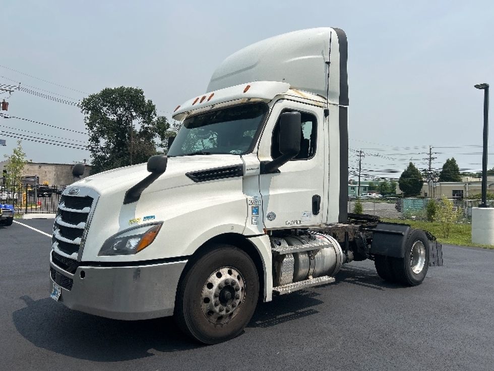 Day Cab Tractor-Heavy Duty Tractors-Freightliner-2019-T12642ST-North Bergen-NJ-478,449\n\t\tmiles-$ 29,250 - Image 3