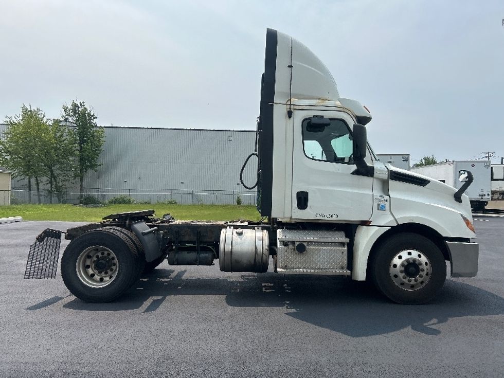 Day Cab Tractor-Heavy Duty Tractors-Freightliner-2019-T12642ST-North Bergen-NJ-478,449\n\t\tmiles-$ 29,250 - Image 8