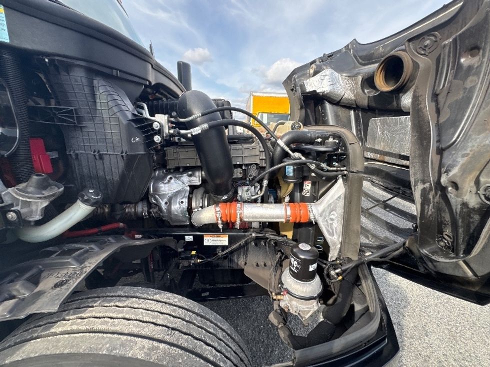 Day Cab Tractor-Heavy Duty Tractors-Freightliner-2019-T12642ST-Ocala-FL-106,105\n\t\tmiles-$ 43,750 - Image 15