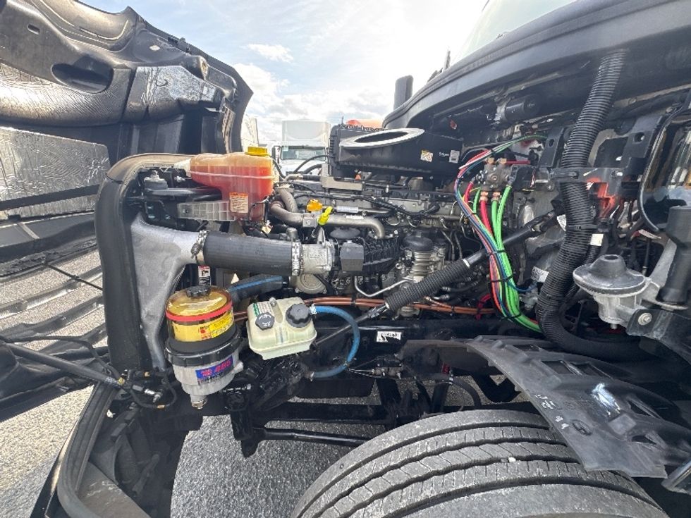 Day Cab Tractor-Heavy Duty Tractors-Freightliner-2019-T12642ST-Ocala-FL-106,105\n\t\tmiles-$ 43,750 - Image 16