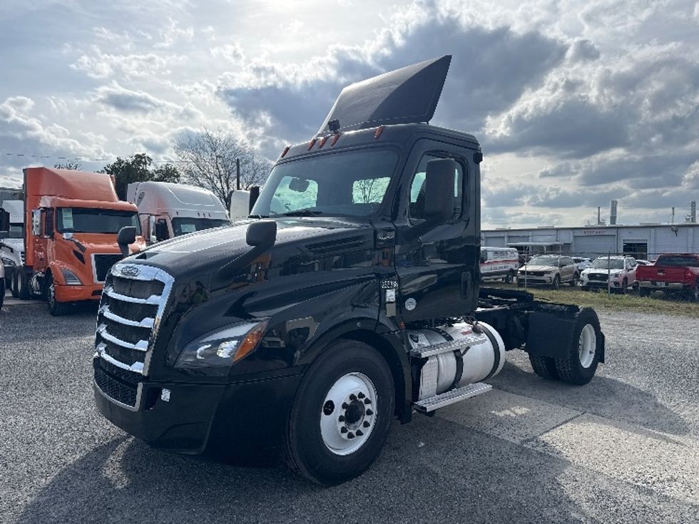 Day Cab Tractor-Heavy Duty Tractors-Freightliner-2019-T12642ST-Ocala-FL-106,105\n\t\tmiles-$ 43,750 - Image 3