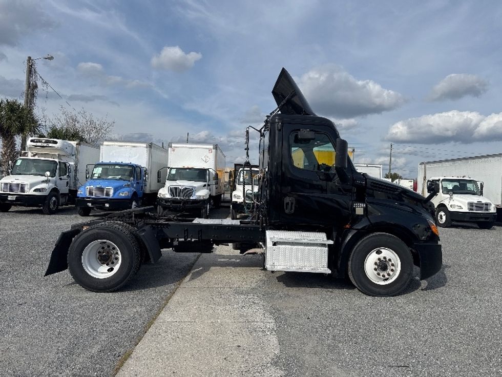 Day Cab Tractor-Heavy Duty Tractors-Freightliner-2019-T12642ST-Ocala-FL-106,105\n\t\tmiles-$ 43,750 - Image 8