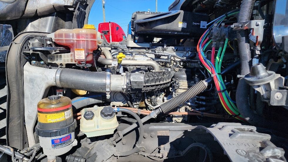 Day Cab Tractor-Heavy Duty Tractors-Freightliner-2019-T12642ST-Ocala-FL-120,951\n\t\tmiles-$ 50,250 - Image 16