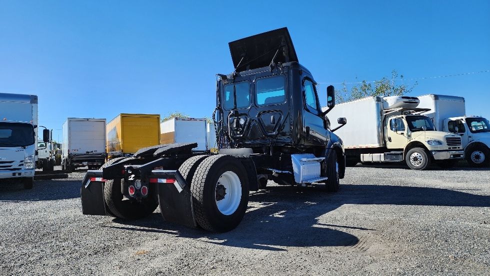 Day Cab Tractor-Heavy Duty Tractors-Freightliner-2019-T12642ST-Ocala-FL-120,951\n\t\tmiles-$ 50,250 - Image 7