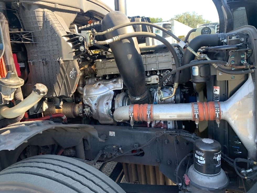 Day Cab Tractor-Heavy Duty Tractors-Freightliner-2019-T12642ST-Ocala-FL-130,546\n\t\tmiles-$ 50,250 - Image 15