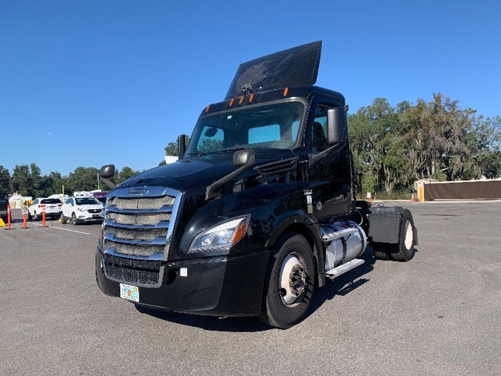 Day Cab Tractor-Heavy Duty Tractors-Freightliner-2019-T12642ST-Ocala-FL-130,546\n\t\tmiles-$ 50,250 - Image 3
