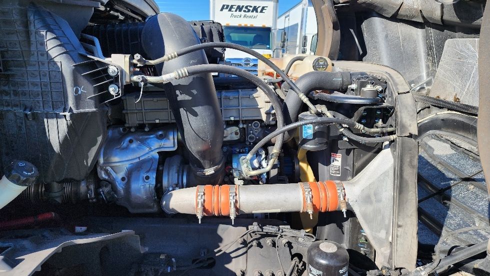 Day Cab Tractor-Heavy Duty Tractors-Freightliner-2019-T12642ST-Ocala-FL-137,940\n\t\tmiles-$ 42,750 - Image 15