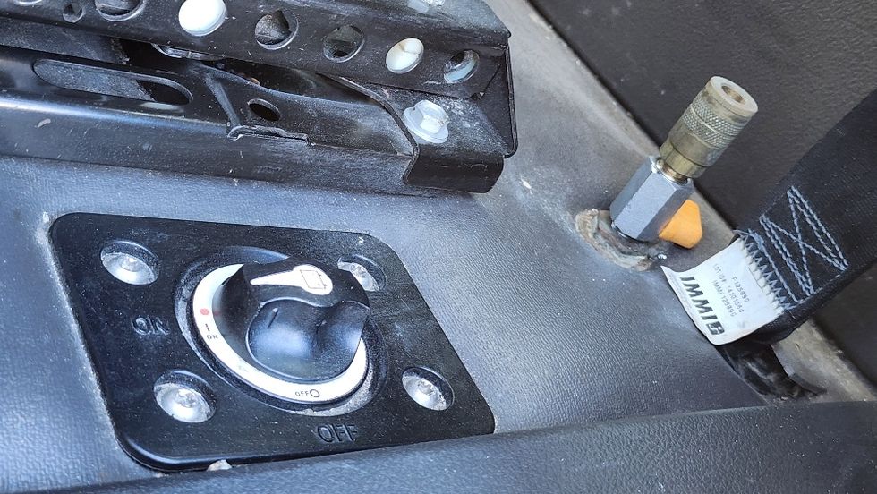 Day Cab Tractor-Heavy Duty Tractors-Freightliner-2019-T12642ST-Ocala-FL-137,940\n\t\tmiles-$ 42,750 - Image 17