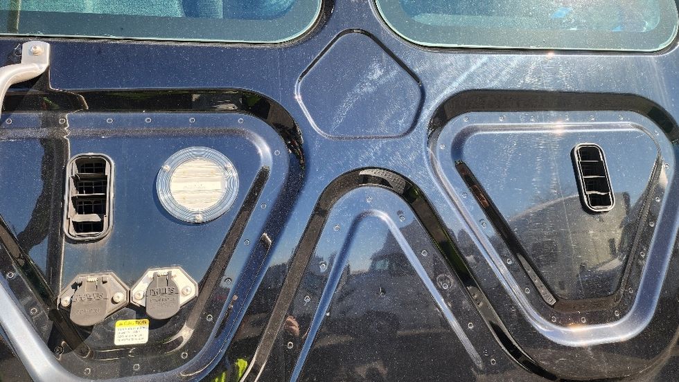 Day Cab Tractor-Heavy Duty Tractors-Freightliner-2019-T12642ST-Ocala-FL-137,940\n\t\tmiles-$ 42,750 - Image 22