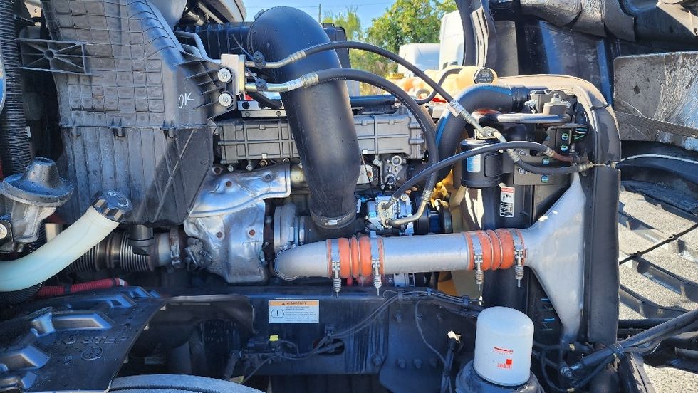 Day Cab Tractor-Heavy Duty Tractors-Freightliner-2019-T12642ST-Ocala-FL-145,905\n\t\tmiles-$ 49,750 - Image 15