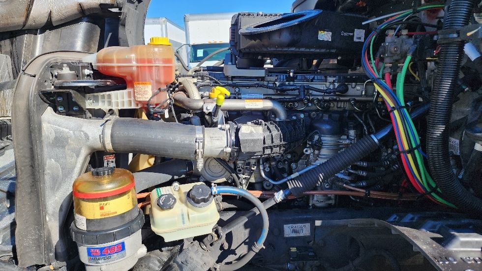 Day Cab Tractor-Heavy Duty Tractors-Freightliner-2019-T12642ST-Ocala-FL-145,905\n\t\tmiles-$ 49,750 - Image 16