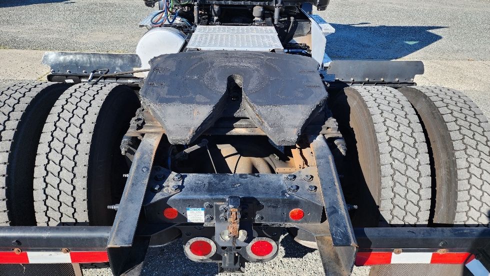 Day Cab Tractor-Heavy Duty Tractors-Freightliner-2019-T12642ST-Ocala-FL-145,905\n\t\tmiles-$ 49,750 - Image 6