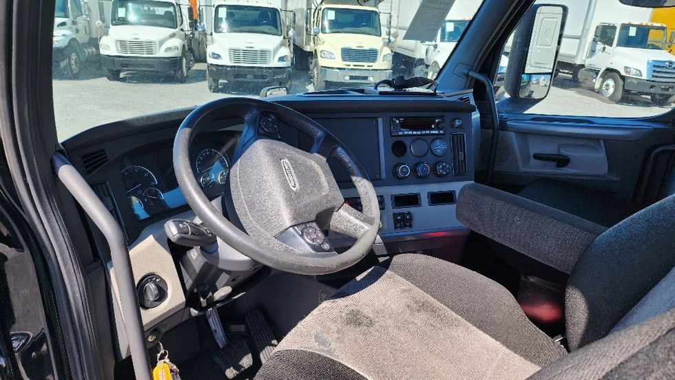 Day Cab Tractor-Heavy Duty Tractors-Freightliner-2019-T12642ST-Ocala-FL-146,736\n\t\tmiles-$ 49,750 - Image 10