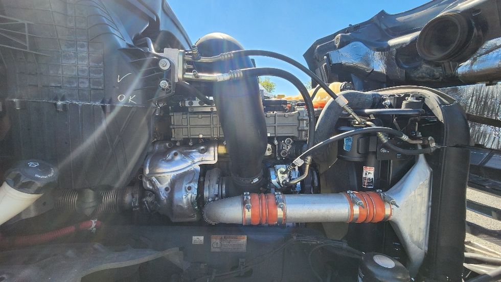 Day Cab Tractor-Heavy Duty Tractors-Freightliner-2019-T12642ST-Ocala-FL-146,736\n\t\tmiles-$ 49,750 - Image 15