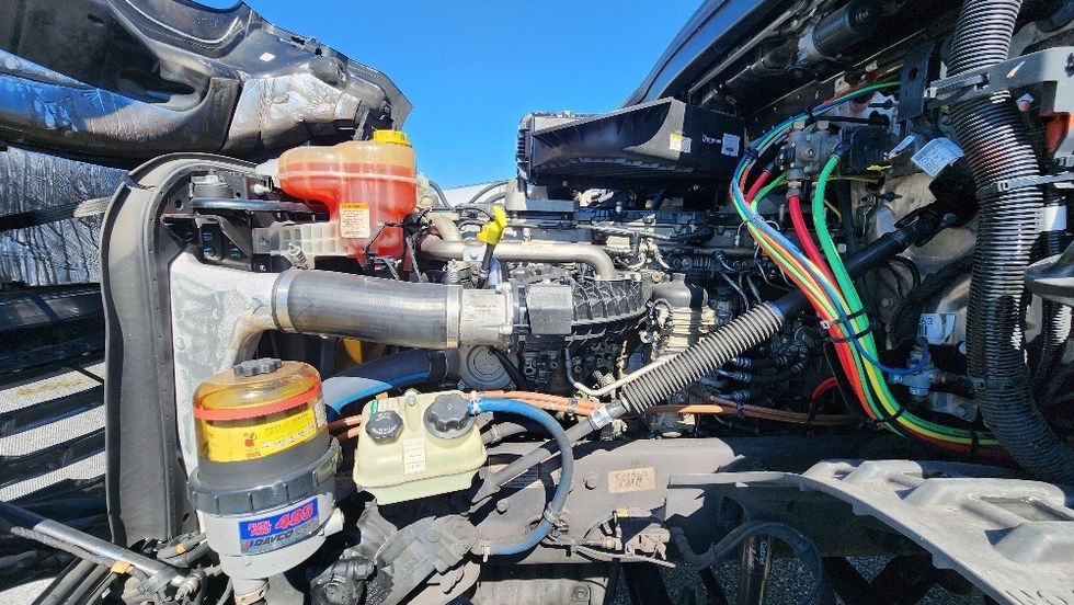 Day Cab Tractor-Heavy Duty Tractors-Freightliner-2019-T12642ST-Ocala-FL-146,736\n\t\tmiles-$ 49,750 - Image 16