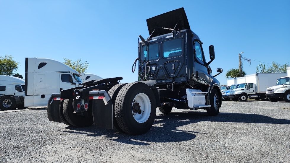 Day Cab Tractor-Heavy Duty Tractors-Freightliner-2019-T12642ST-Ocala-FL-146,736\n\t\tmiles-$ 49,750 - Image 7