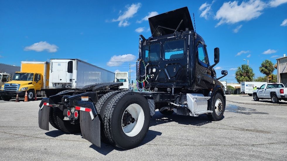 Day Cab Tractor-Heavy Duty Tractors-Freightliner-2019-T12642ST-Ocala-FL-154,820\n\t\tmiles-$ 49,250 - Image 7