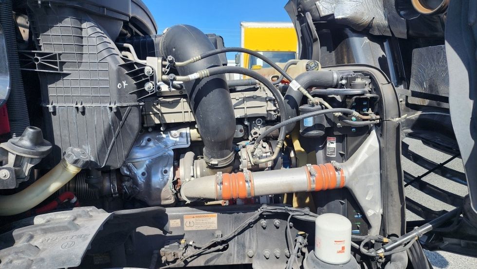 Day Cab Tractor-Heavy Duty Tractors-Freightliner-2019-T12642ST-Ocala-FL-156,904\n\t\tmiles-$ 42,750 - Image 15