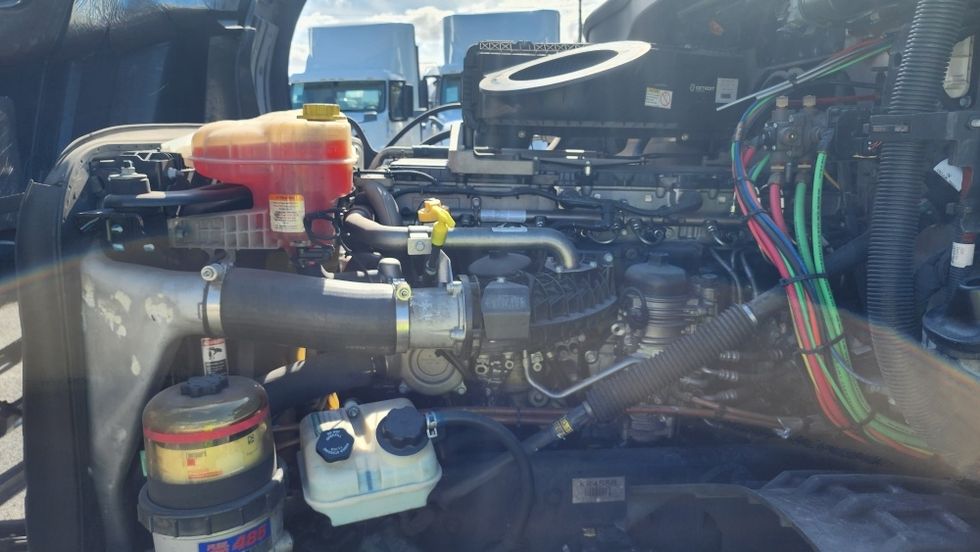 Day Cab Tractor-Heavy Duty Tractors-Freightliner-2019-T12642ST-Ocala-FL-156,904\n\t\tmiles-$ 42,750 - Image 16