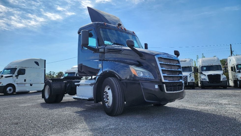 Day Cab Tractor-Heavy Duty Tractors-Freightliner-2019-T12642ST-Ocala-FL-168,501\n\t\tmiles-$ 48,500 - Image 1