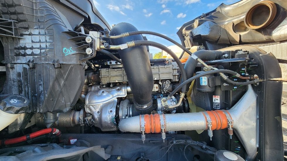 Day Cab Tractor-Heavy Duty Tractors-Freightliner-2019-T12642ST-Ocala-FL-168,501\n\t\tmiles-$ 48,500 - Image 15