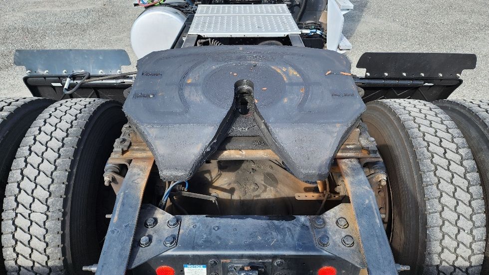 Day Cab Tractor-Heavy Duty Tractors-Freightliner-2019-T12642ST-Ocala-FL-168,501\n\t\tmiles-$ 48,500 - Image 6