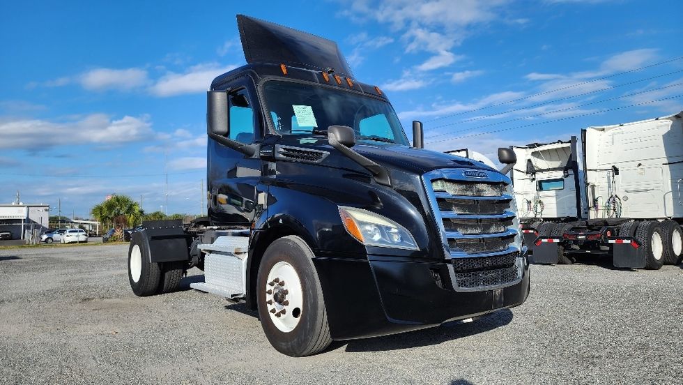 Day Cab Tractor-Heavy Duty Tractors-Freightliner-2019-T12642ST-Ocala-FL-214,280\n\t\tmiles-$ 43,750 - Image 1