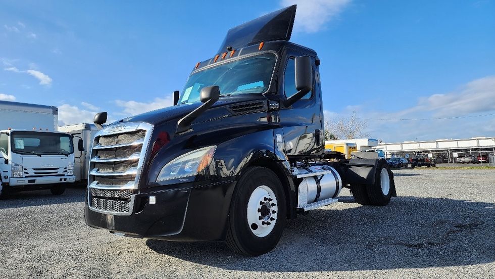 Day Cab Tractor-Heavy Duty Tractors-Freightliner-2019-T12642ST-Ocala-FL-214,280\n\t\tmiles-$ 43,750 - Image 3