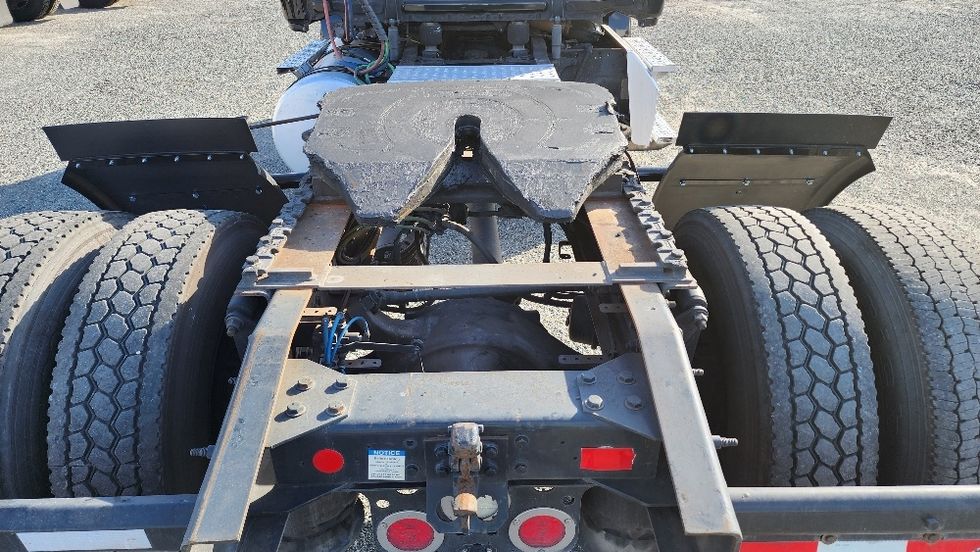 Day Cab Tractor-Heavy Duty Tractors-Freightliner-2019-T12642ST-Ocala-FL-214,280\n\t\tmiles-$ 43,750 - Image 6