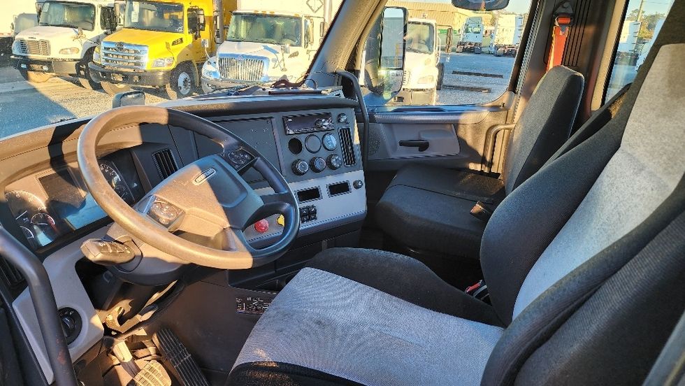 Day Cab Tractor-Heavy Duty Tractors-Freightliner-2019-T12642ST-Ocala-FL-216,219\n\t\tmiles-$ 46,000 - Image 10