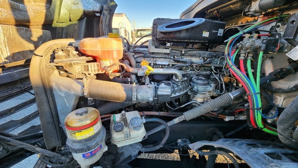 Day Cab Tractor-Heavy Duty Tractors-Freightliner-2019-T12642ST-Ocala-FL-216,219\n\t\tmiles-$ 46,000 - Image 16