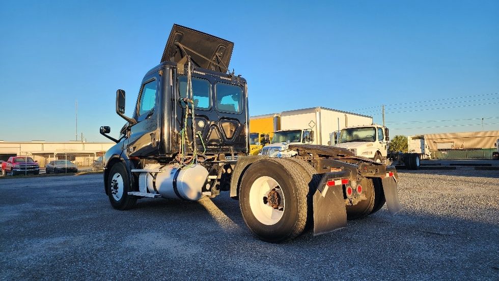 Day Cab Tractor-Heavy Duty Tractors-Freightliner-2019-T12642ST-Ocala-FL-216,219\n\t\tmiles-$ 46,000 - Image 5